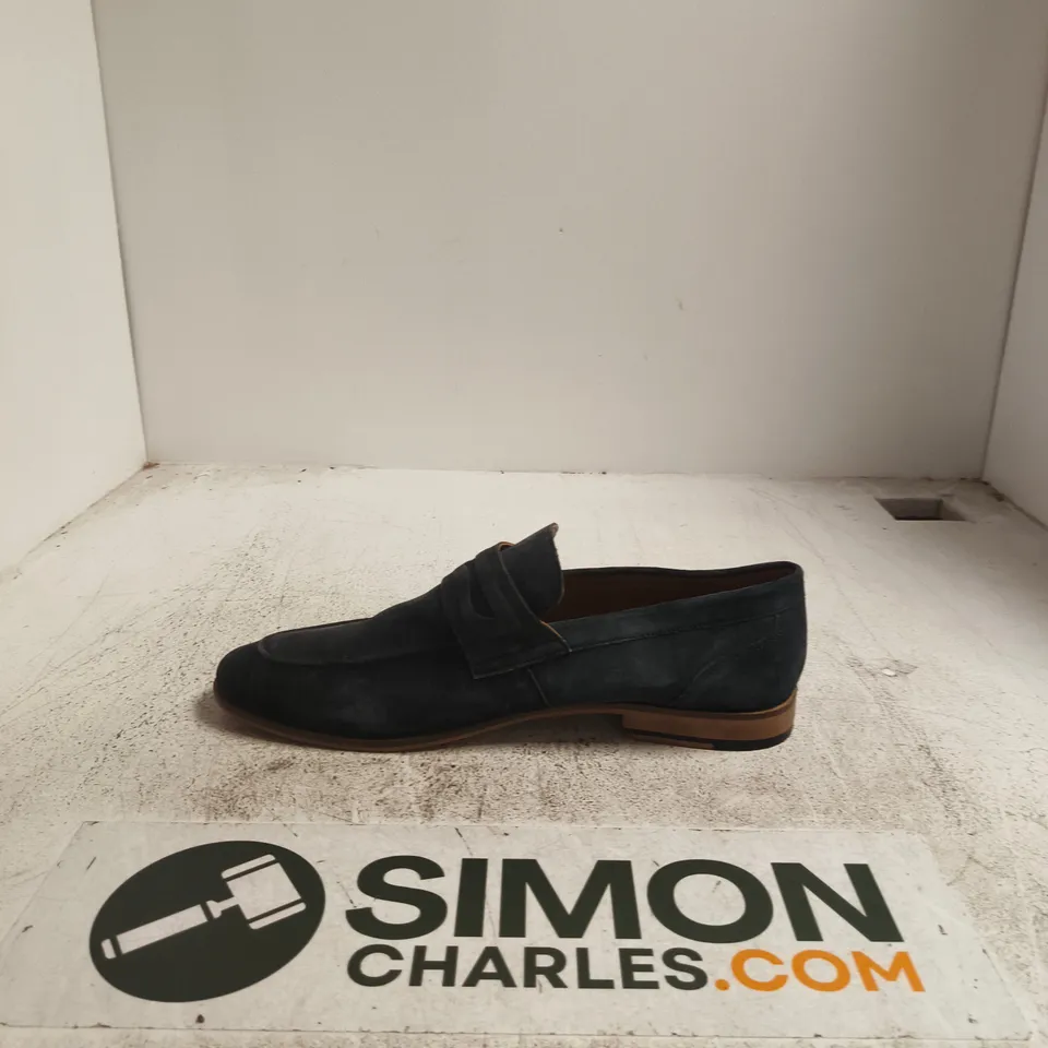 JACAMO MEN'S BLACK SUEDE PENNY LOAFERS WITH TAN RUBBER SOLE – PAIR SIZE 13