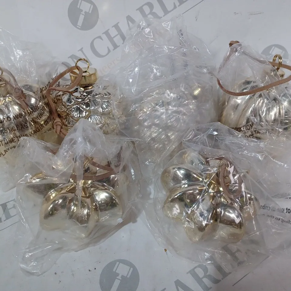 K BY KELLY HOPPEN SET OF 6 FESTIVE DECORATIONS IN GOLD EFFECT