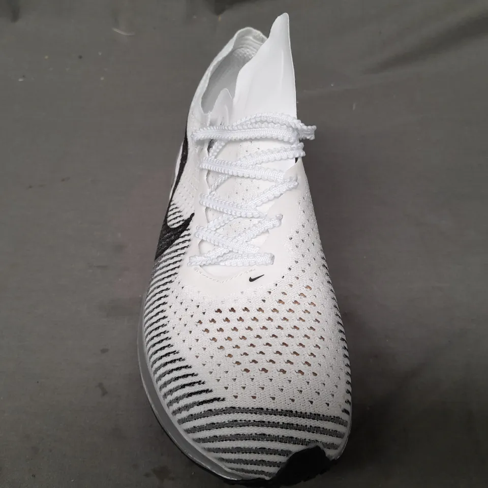 BOXED PAIR OF NIKE ZOOMX VAPORFLY SHOES IN WHITE/BLACK UK SIZE 6