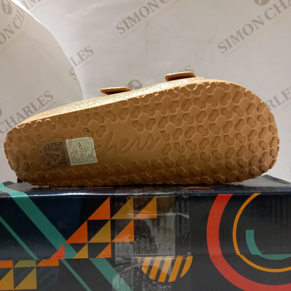 SKECHERS ROSE GOLD CALI GEAR SANDALS - SIZE 3