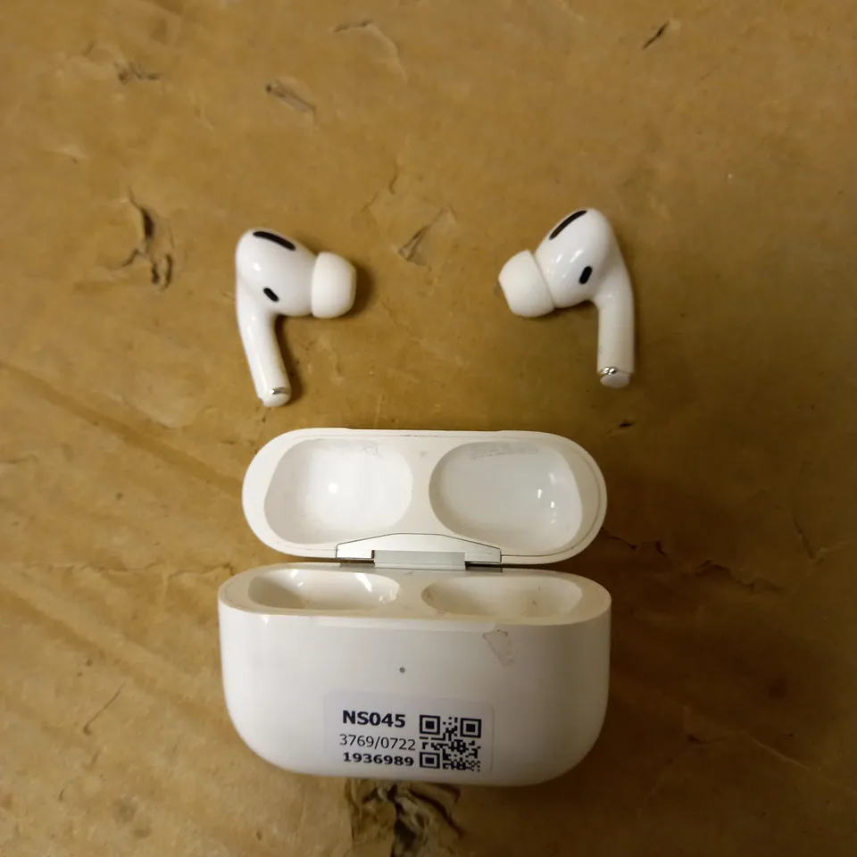 APPLE AIRPODS PRO