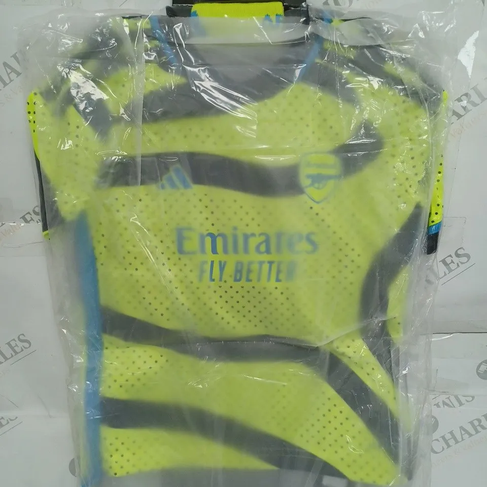 ARSENAL AWAY KIT SIZE 5-6 