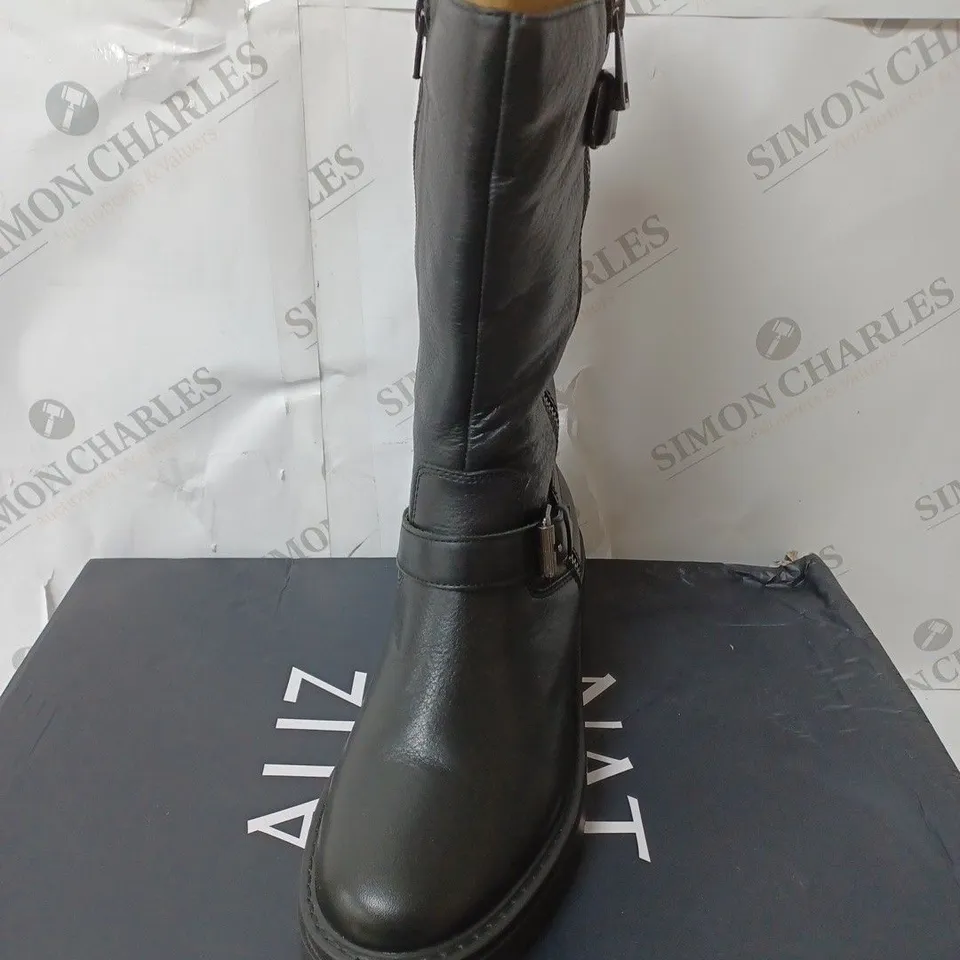 BOXED NATURALIZER CALF BOOTS, BLACK - SIZE 5