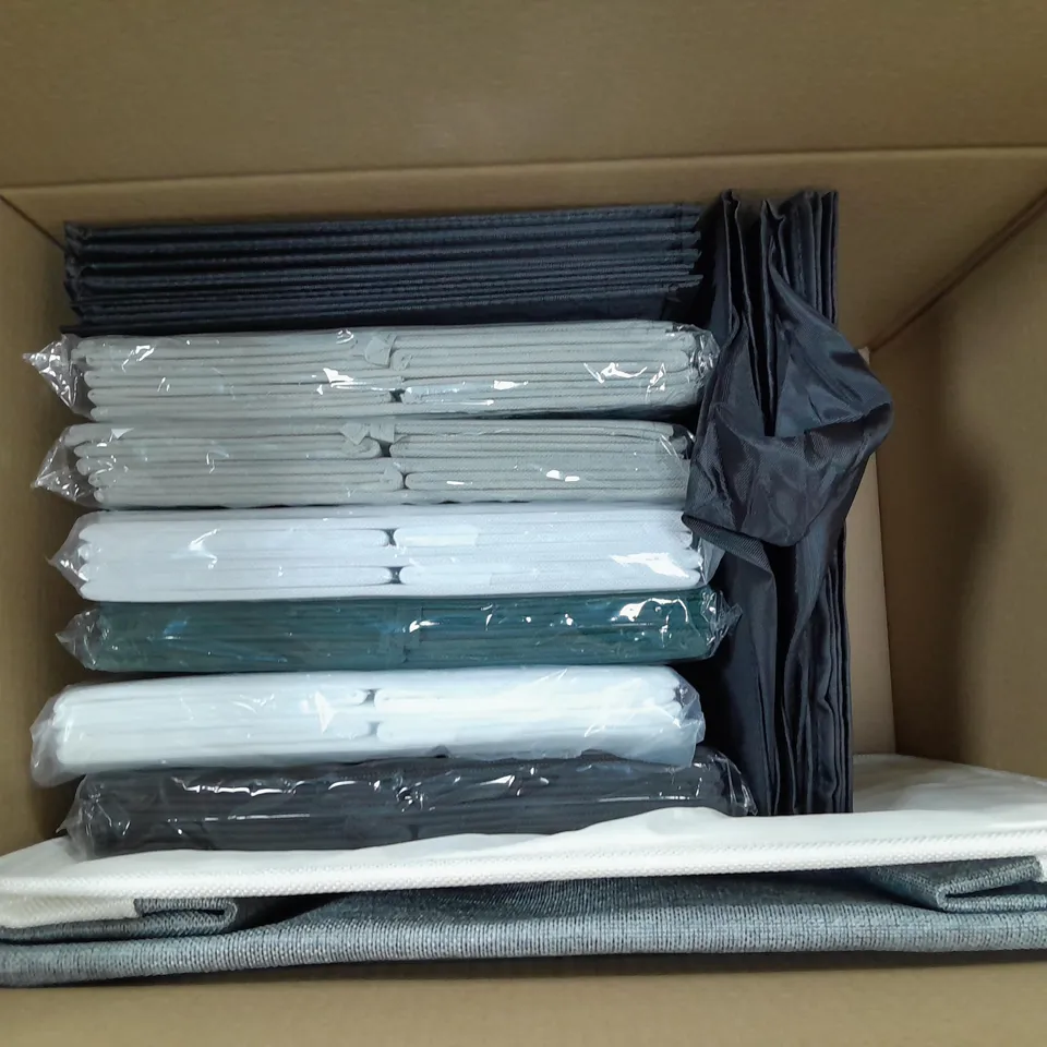 BOXED LOT OF APPROX. 8 PACKS OF STORAGE CASES. VARIOUS SIZES AND COLOURS