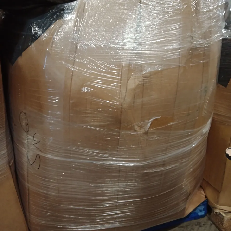 PALLET CONTAINING A LARGE QUANTITY OF HOSES