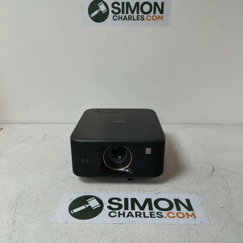 YABER COMPACT PROJECTOR – BLACK