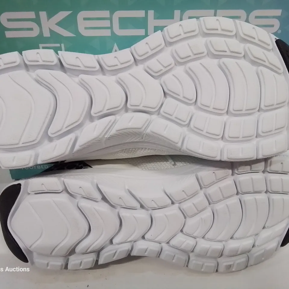BOXED PAIR OF SKECHERS FLEX APPEAL 4.0 WHITE TRAINERS - WOMENS 9