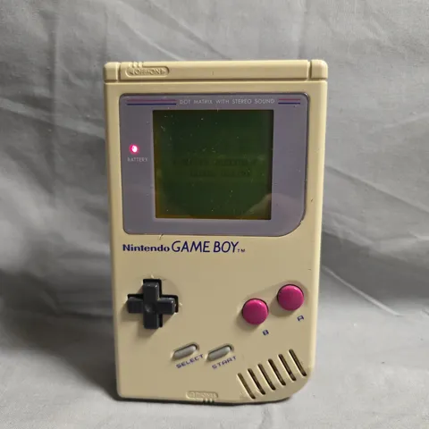 NINTENDO GAME BOY HANDHELD CONSOLE (ORIGINAL DMG-01) WITH CARTRIDGE – CREAM