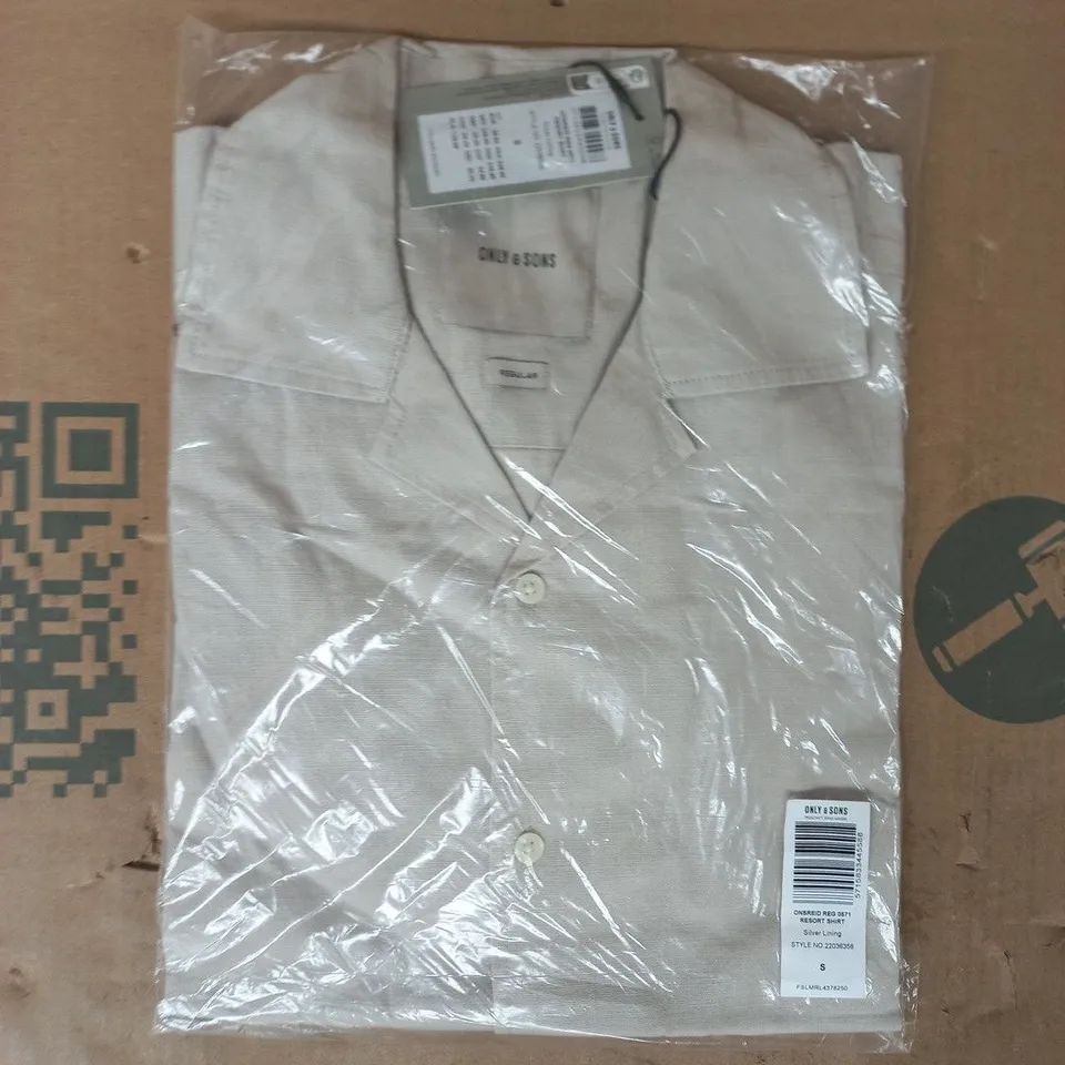 BAGGED ONLY & SONS REGULAR RESORT SHIRT IN SILVER LINING SIZE SMALL
