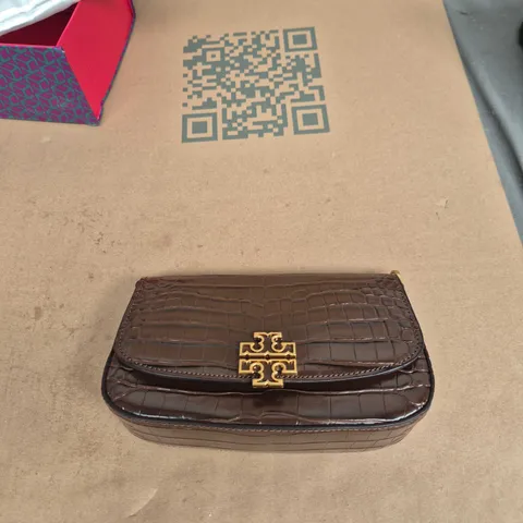 TORY BURCH CROCODILE-EMBOSSED LEATHER WALLET/CLUTCH – BROWN