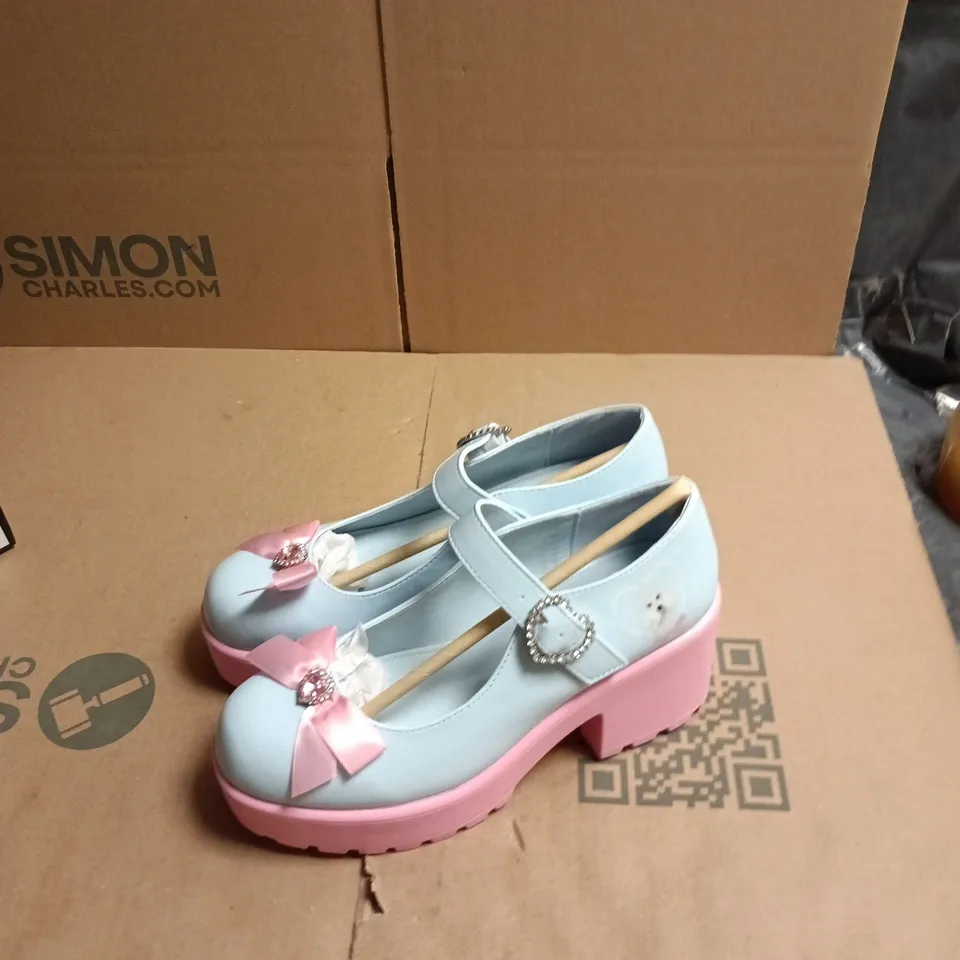 KOI UK 5 ' MARY JANE SHOES BLUE WITH PINK SOLE AND BOW