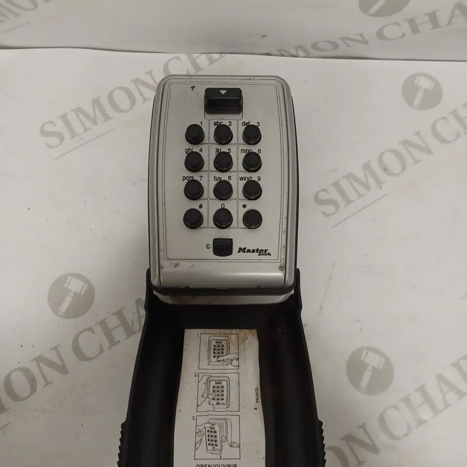 MASTERLOCK WALL MOUNTED KEY SAFE 