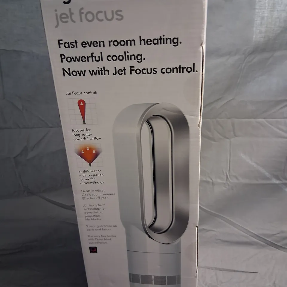 BOXED DYSON HOT AND COOL JET FOCUS AM09