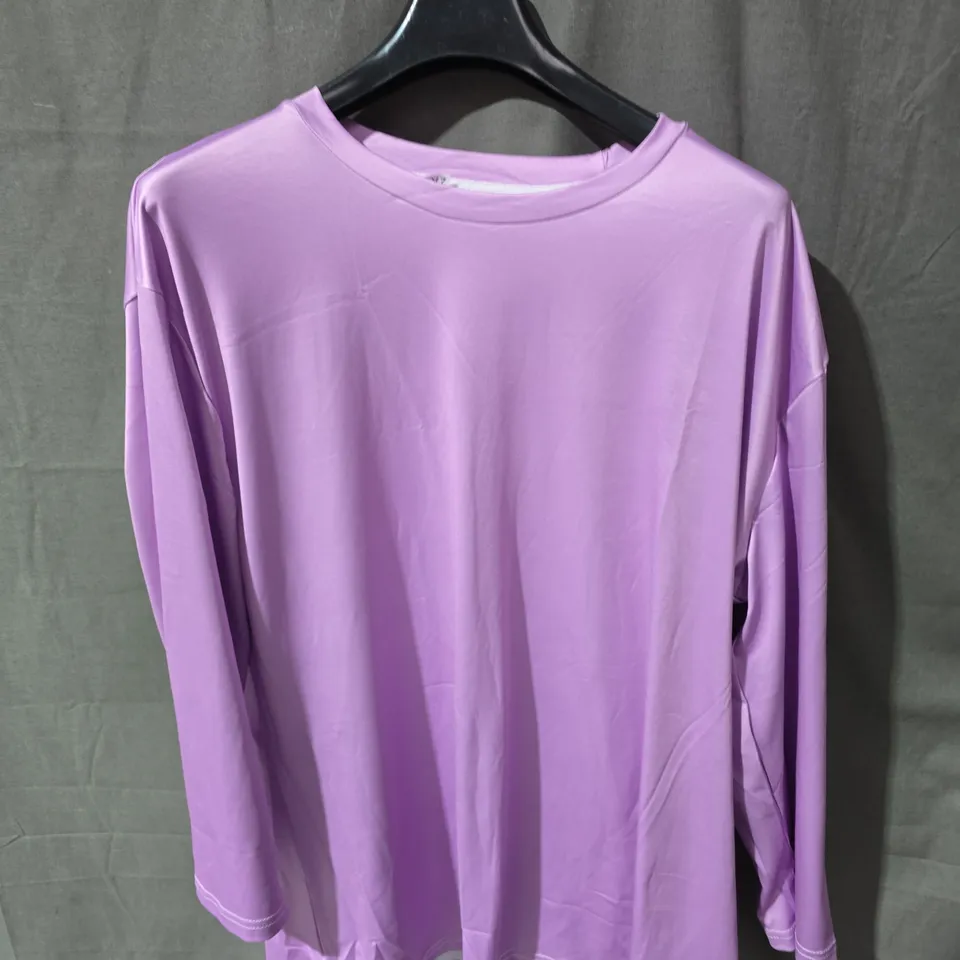 BOX OF APPROXIMATELY 25 CLOTHING ITEMS INCLUDING: PINK TSHIRT, BLACK SANDDANCER TSHIRT AND BLUE SANDDANCER TSHIRT