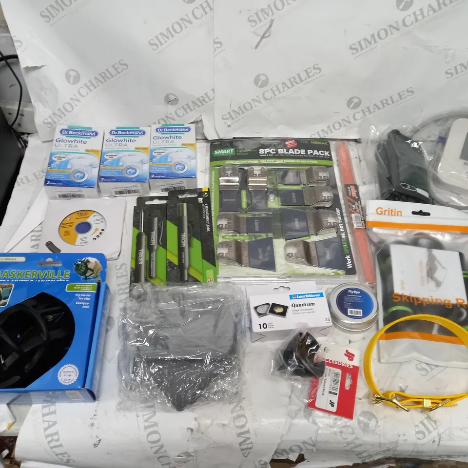 LOT OF APPROXIMATELY 12 ASSORTED HOUSEHOLD ITEMS TO INCLUDE SKIPPING ROPE, TRACER PEN/TOOL AND SMART 8PC BLADE PACK ETC.