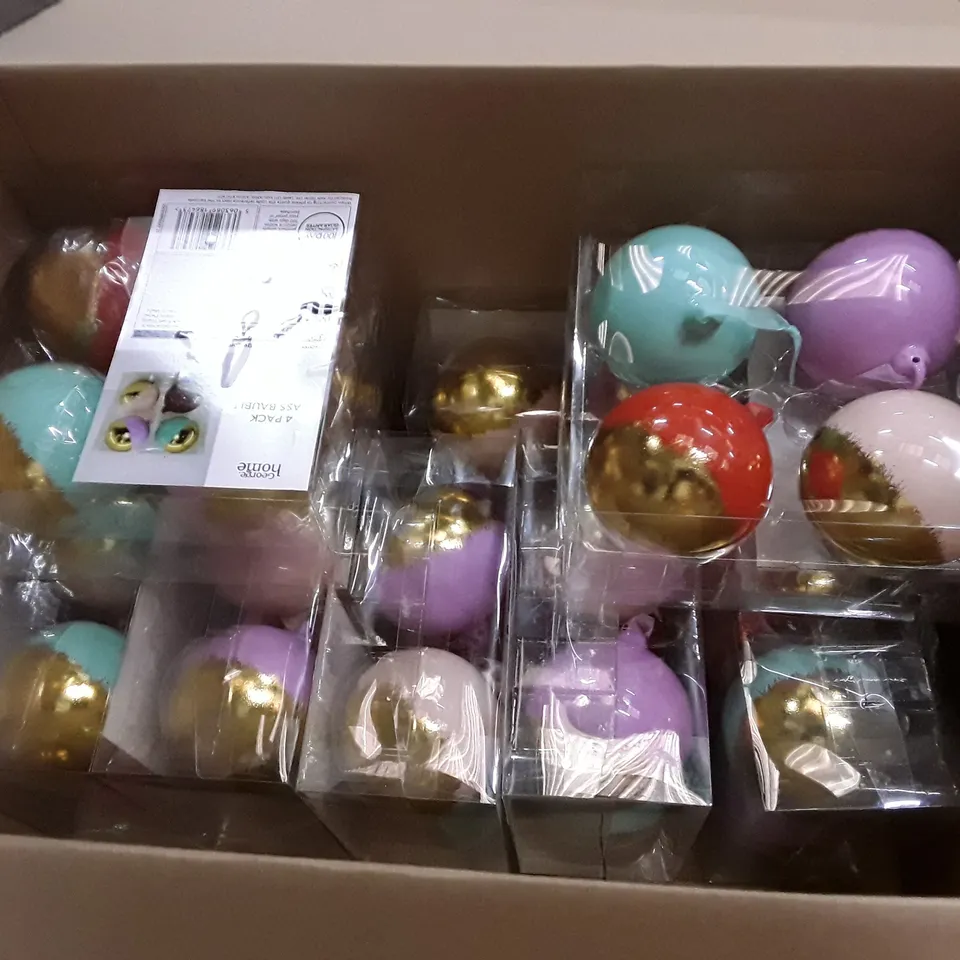 BOX CONTAINING APPROXIMATELY 9 BRAND NEW BOXED GLASS BAUBLE 4PKS