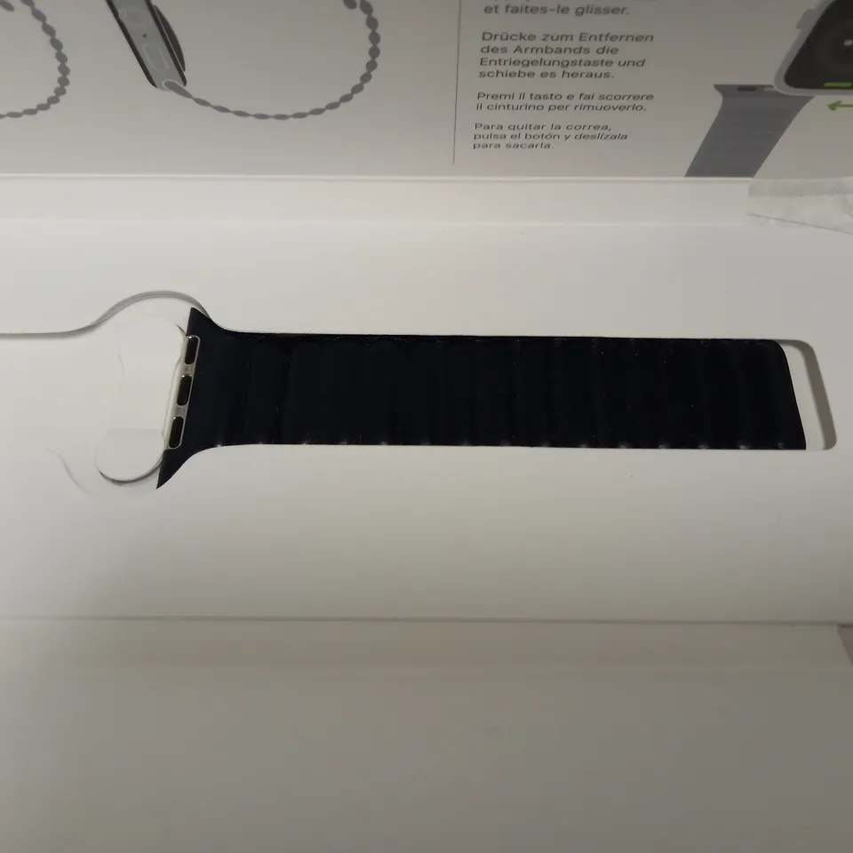 APPLE WATCH LEATHER LINK (45MM) - MIDNIGHT - M/L