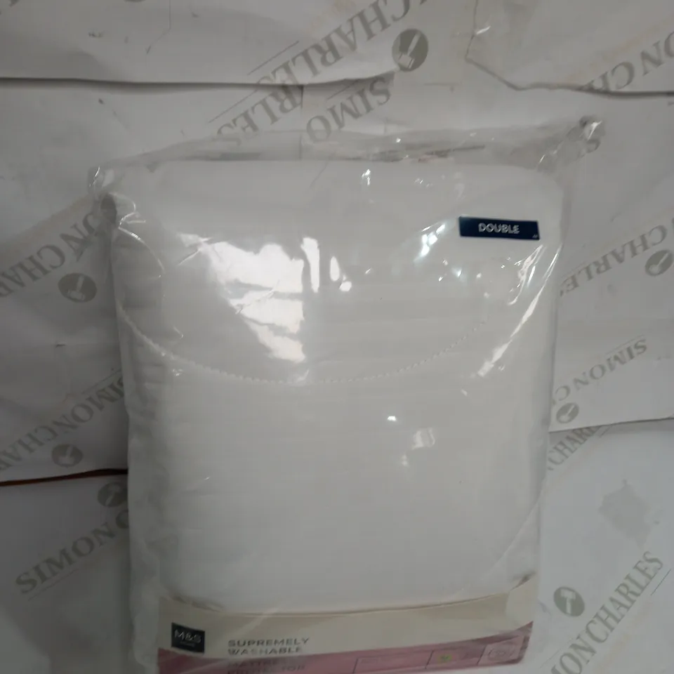 M&S SUPREMELY WASHABLE MATTRESS PROTECTOR - DOUBLE 