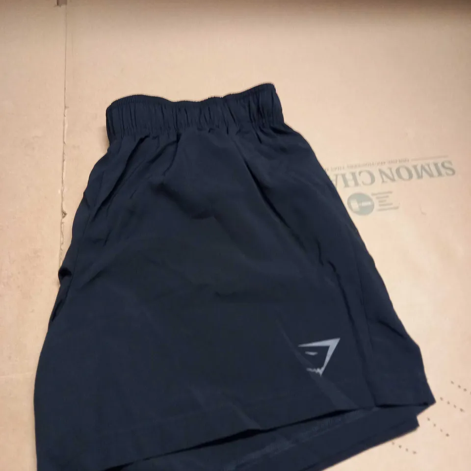 GYMSHARK TRAINING SHORTS SIZE L