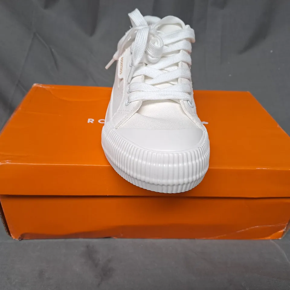 BOXED PAIR OF ROCKET DOG SHOES IN WHITE UK SIZE 6