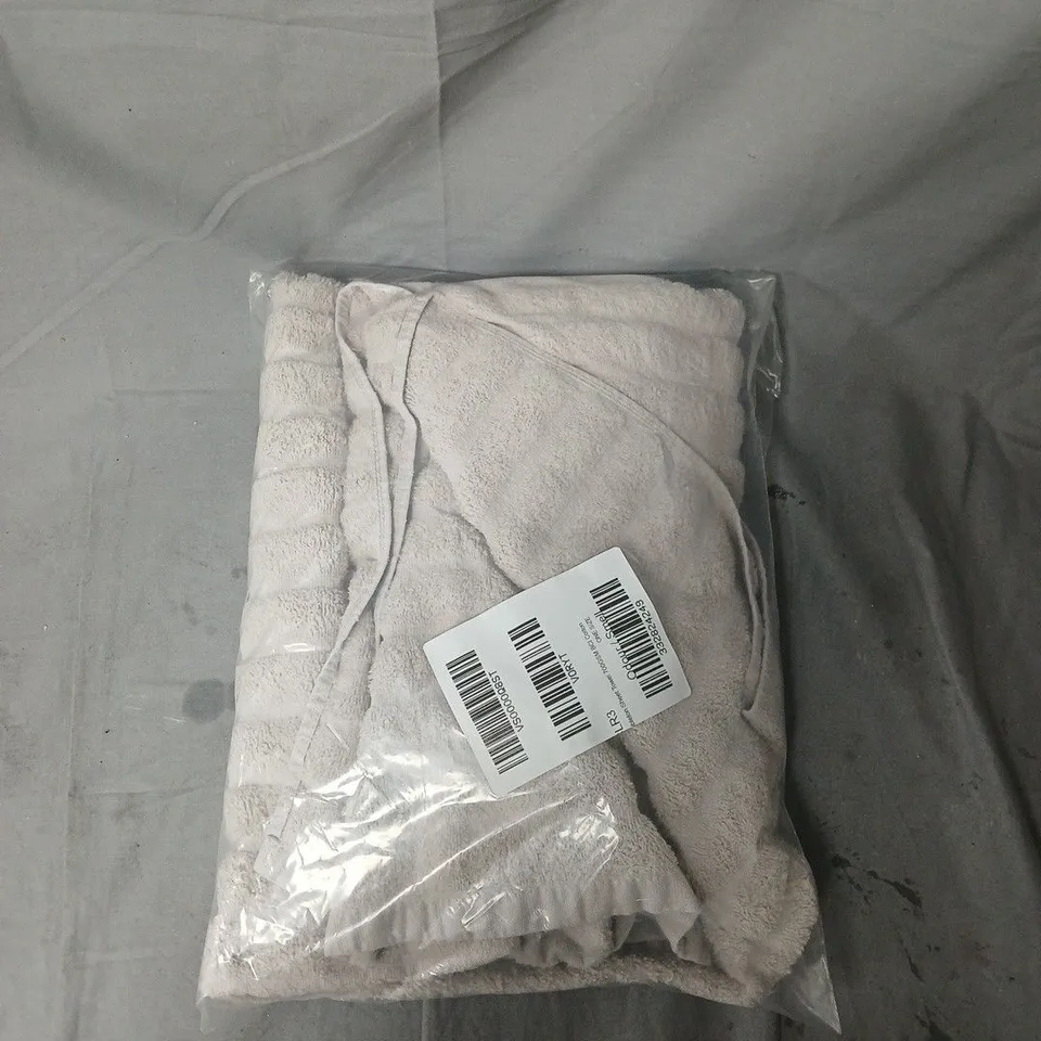 POWDER PINK BATH TOWEL – WRAPPED IN CLEAR PLASTIC
