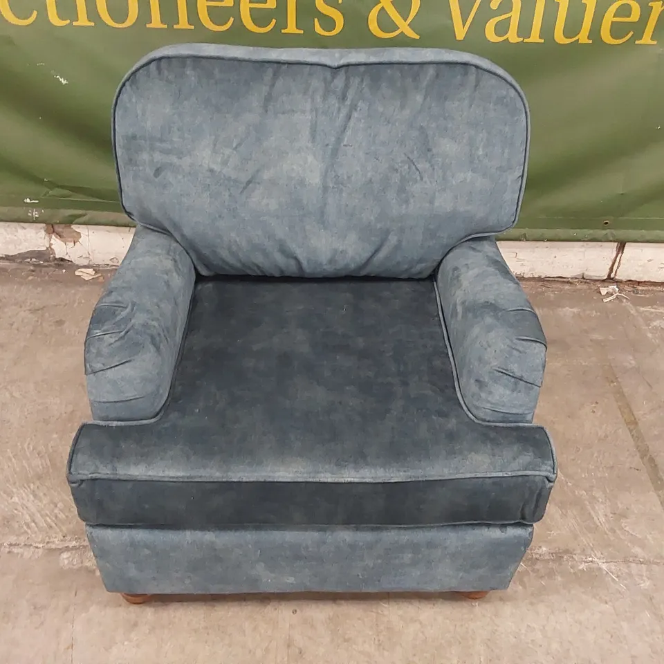 QUALITY DESIGNER VELVET UPHOLSTERED ARMCHAIR 