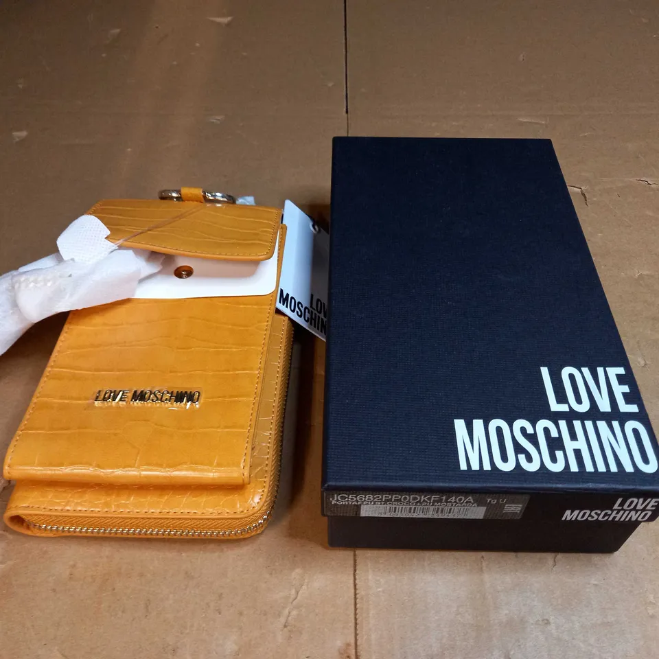 LOVE MOSCHINO BODY BAG IN YELLOW