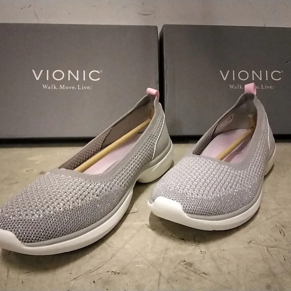 BOXED VIONIC BALLERINA GREY , SIZE 5 , 5 PAIRS 
