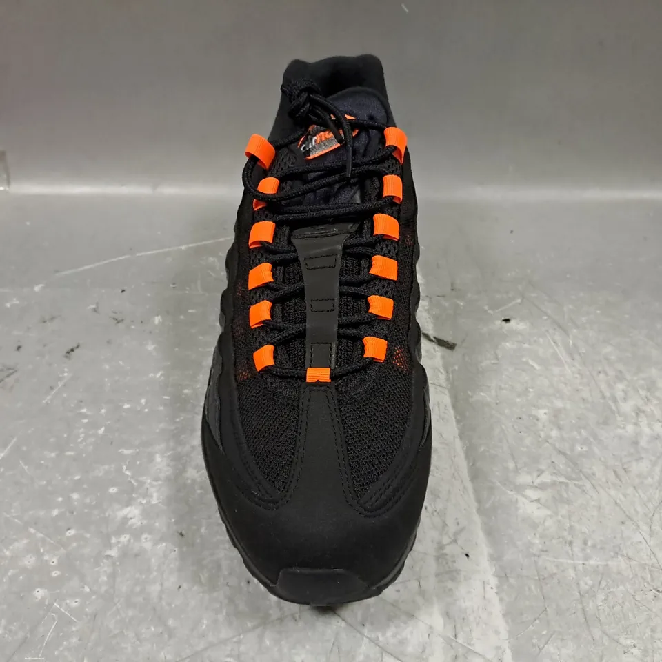 BOXED PAIR OF NIKE AIR MAX 95 SHOES IN BLACK/GREY/ORANGE UK SIZE 12