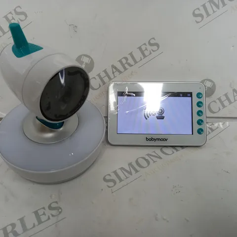 BABYMOOV YOO-MOOV MOTORISED VIDEO/CAMERA BABY MONITOR AND NIGHT LIGHT