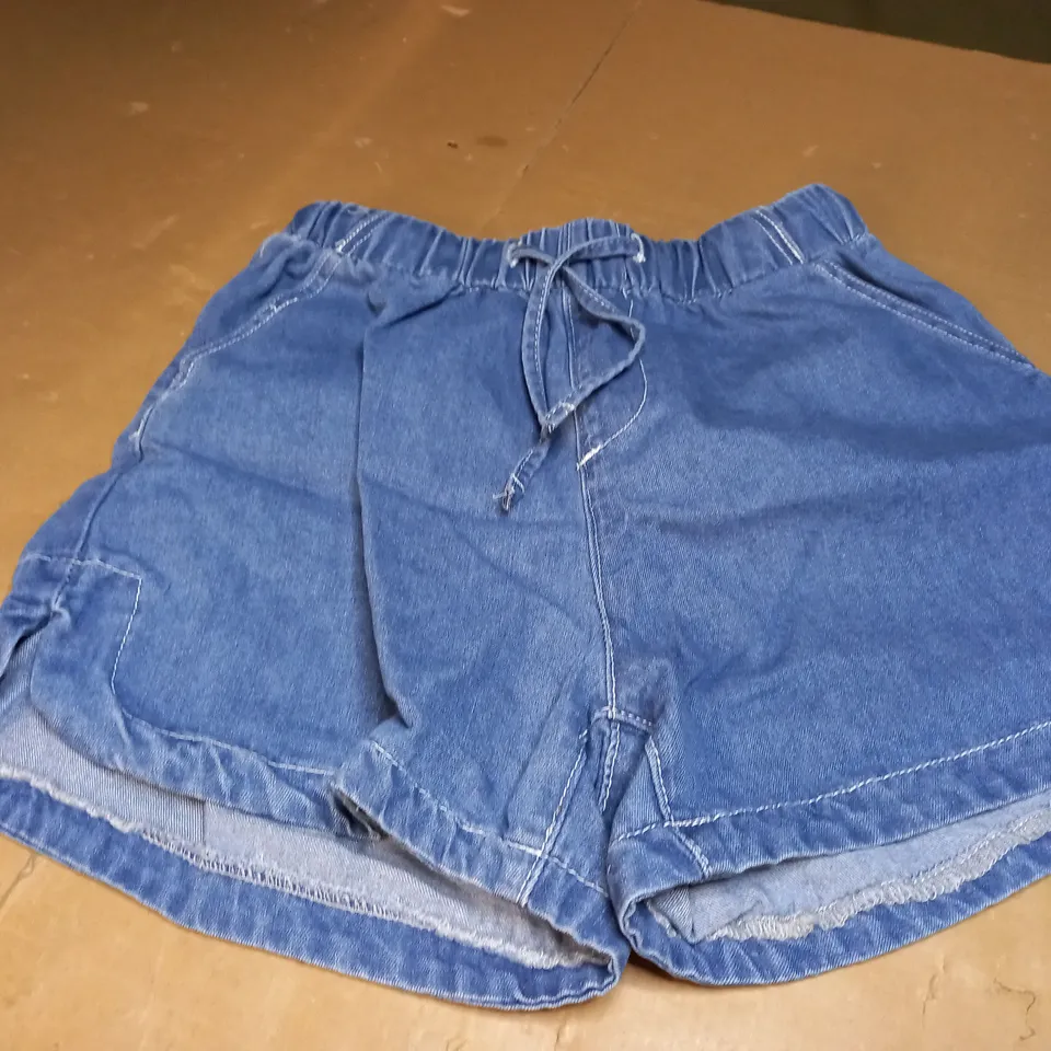 EMERY ROSE DENIM SHORTS SIZE M