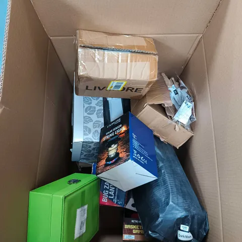 BOX OF APPROXIMATELY 10 ASSORTED ITEMS INCLUDING LIVMORE PULSE SOLAR SENSOR STRING LIGHT, BUG ZAPPER LANTERN AND RETRO ARCADE BASKETBALL GAME