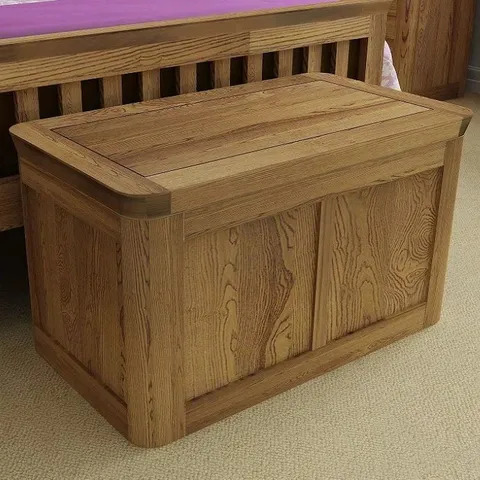 BOXED DEMOSS BLANKET CHEST