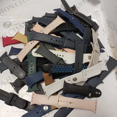 APPROXIMATELY 30 ASSORTED LOOSE SMART WATCH STRAPS IN VARIOUS DESIGNS & SIZES	