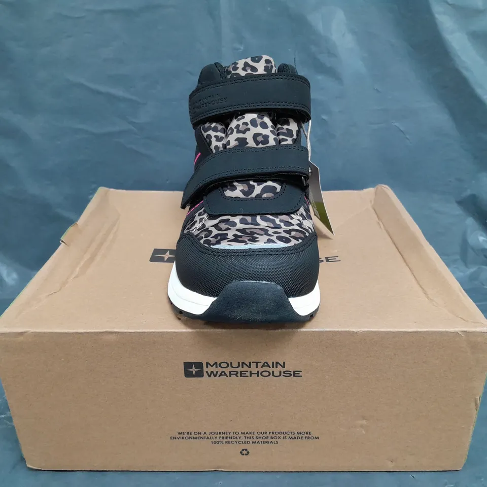 BOXED PAIR OF MOUNTAIN WAREHOUSE JUPITER KID'S ADAPTIVE WATERPROOF WALKING BOOTS IN ANIMAL PRINT/BLACK SIZE UK 5