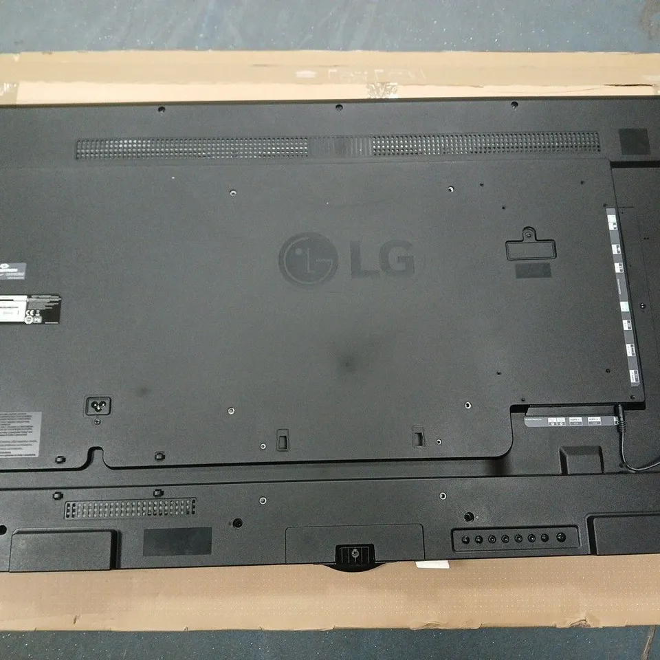 LG 49SM5KE-B 49-INCH PROFESSIONAL SIGNAGE DISPLAY. BOXED. NO POWER SUPPLY OR ACCESSORIES.