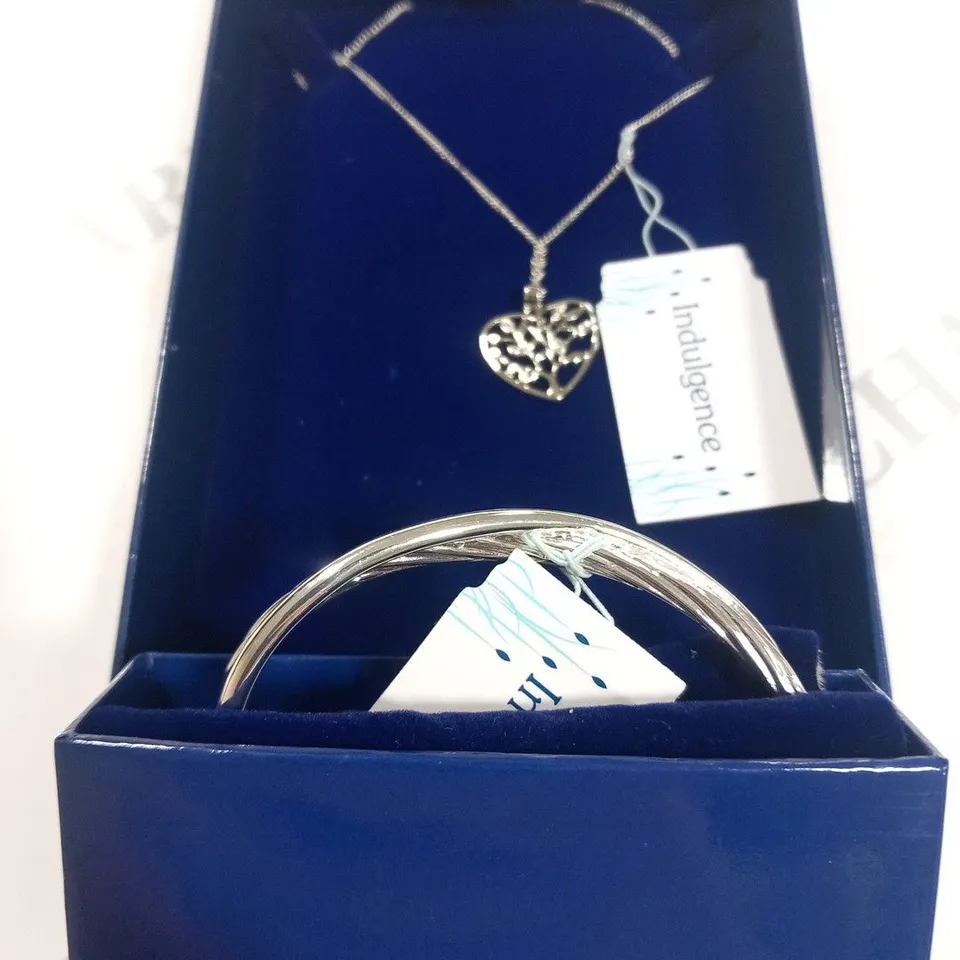 2 ITEMS OF ASSORTED INDULGENCE JEWELLERY 