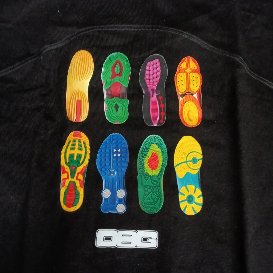 DIRTBAG BLACK T-SHIRT WITH COLOURFUL SOLE GRAPHIC – UK M