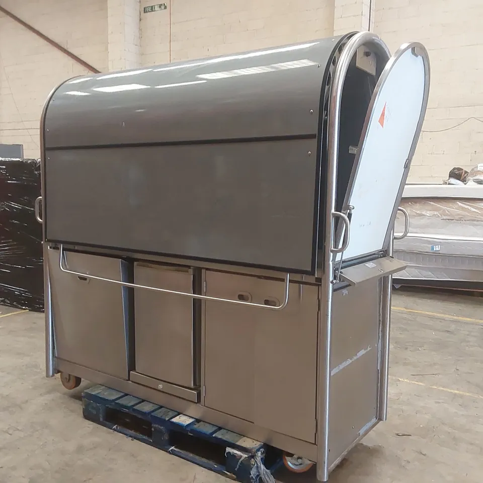 TANK STAINLESS STEEL MOBILE FOOD AND DRINK CATERING STATION