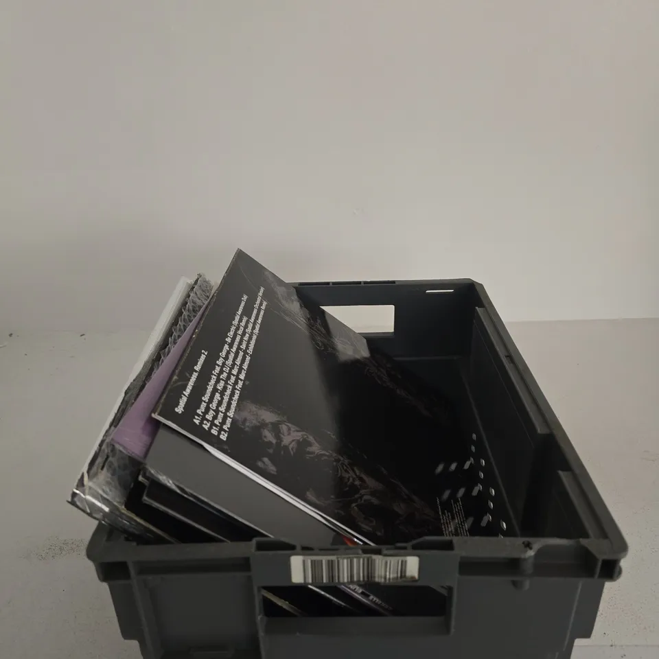 TOTE OF APPROXIMATELY 15 ASSORTED VINYLS TO INCLUDE ARKELLS, MATT ELLIOTT, WARDOWN ETC