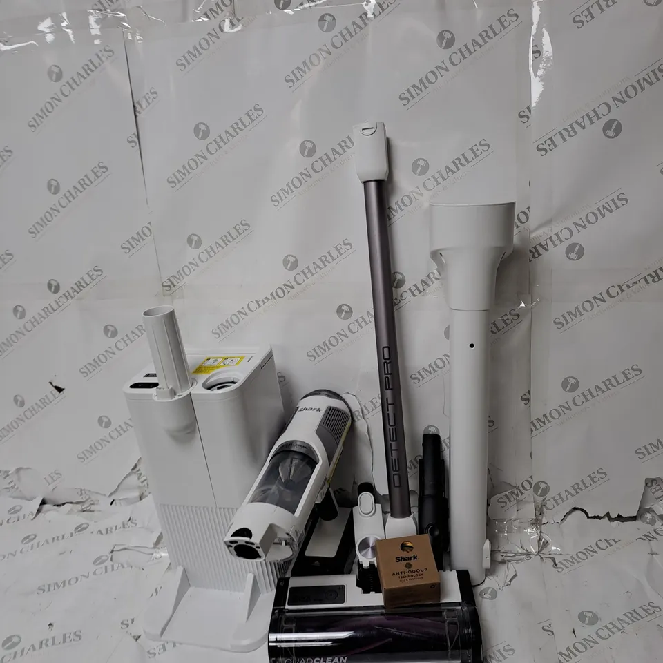 SHARK CORDLESS DETECT PRO VACUUM CLEANER / COLLECTION ONLY