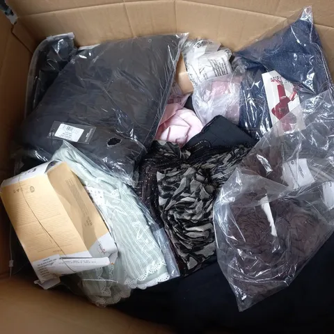 LARGE BOX OF APPROXIMATELY 20 ASSORTED CLOTHING ITEMS IN VARIOUS SIZES, STYLES AND COLOURS