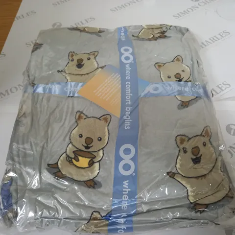 OODIE OVERSIZED WEARABLE BLANKET IN QUOKKA DESIGN