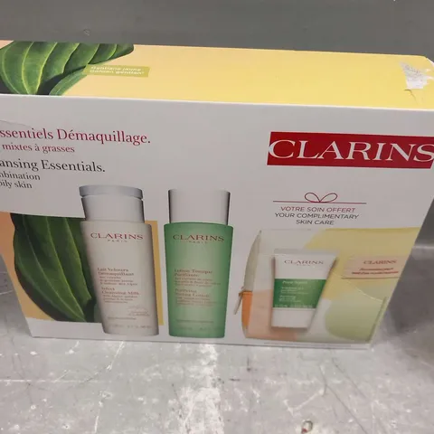 BOXED CLARINS CLEANSING ESSENTIALS COMBINATION TO OILY SKIN GIFT SET