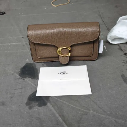 COACH BROWN PEBBLED LEATHER HANDBAG WITH GOLD-TONE HARDWARE