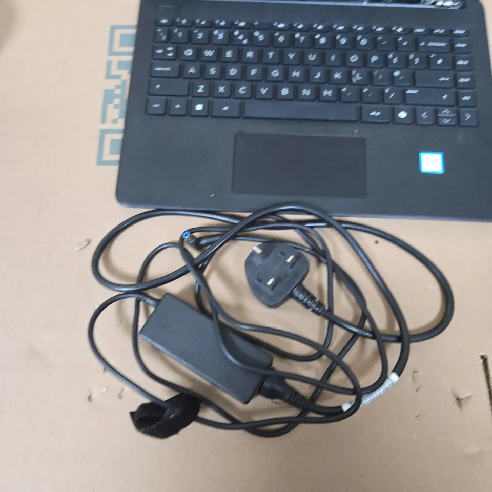 HP LAPTOP – BLACK, INTEL STICKER – DAMAGED HINGE AREA 