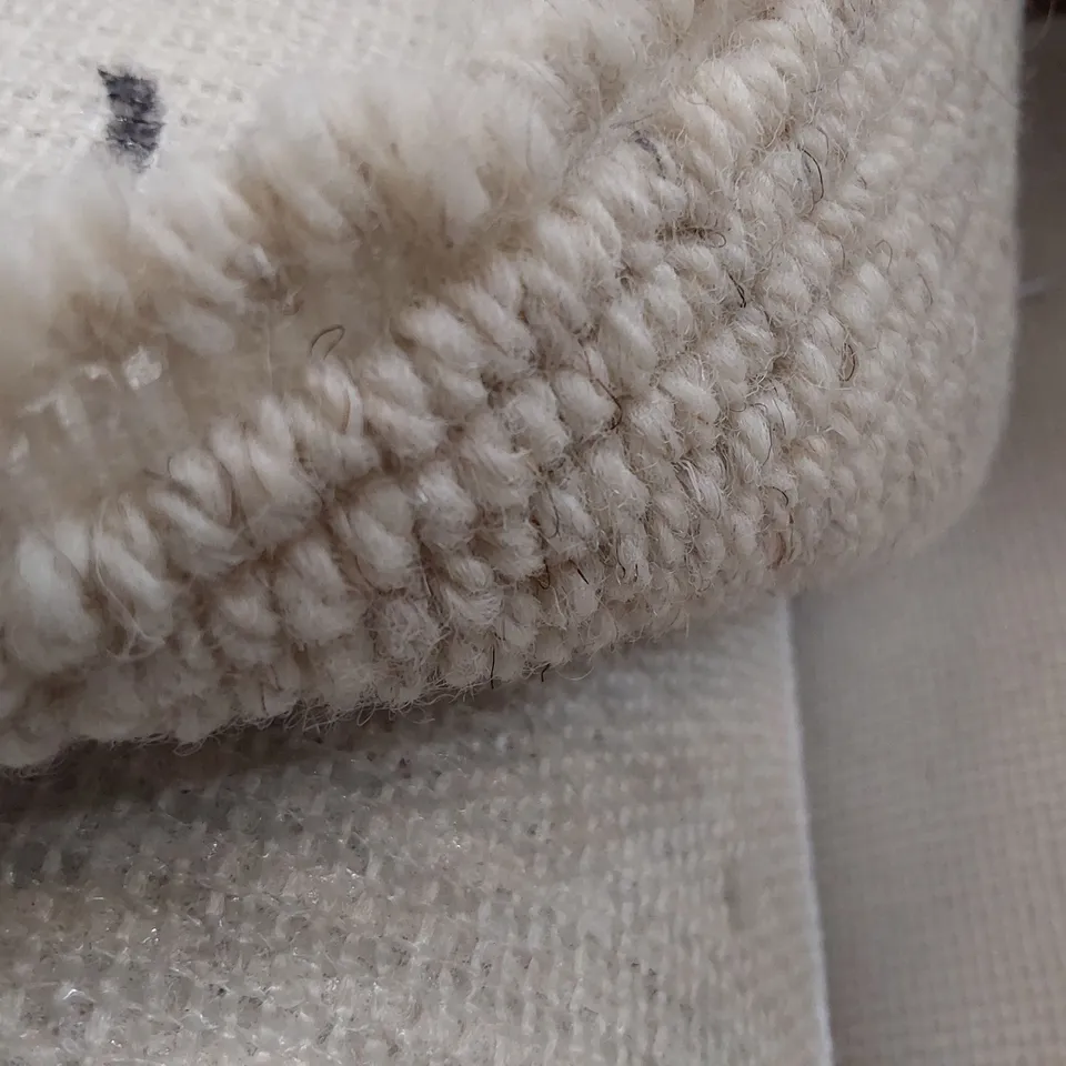 ROLL OF QUALITY BEACHCOMBER STRAND DRIFTWOOD CARPET APPROXIMATELY 4M × 4.22M