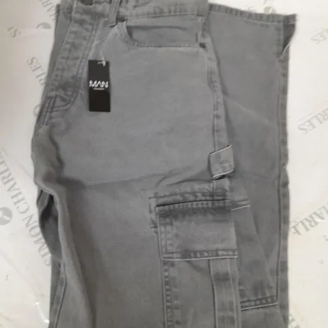 BOOHOO MAN TALL RELAXED CARPENTER SPLIT HEM JEANS - 32