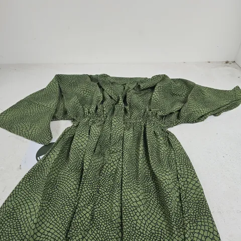 APPROXIMATELY 40 RIRI MAXI DRESSES IN GREEN - XS