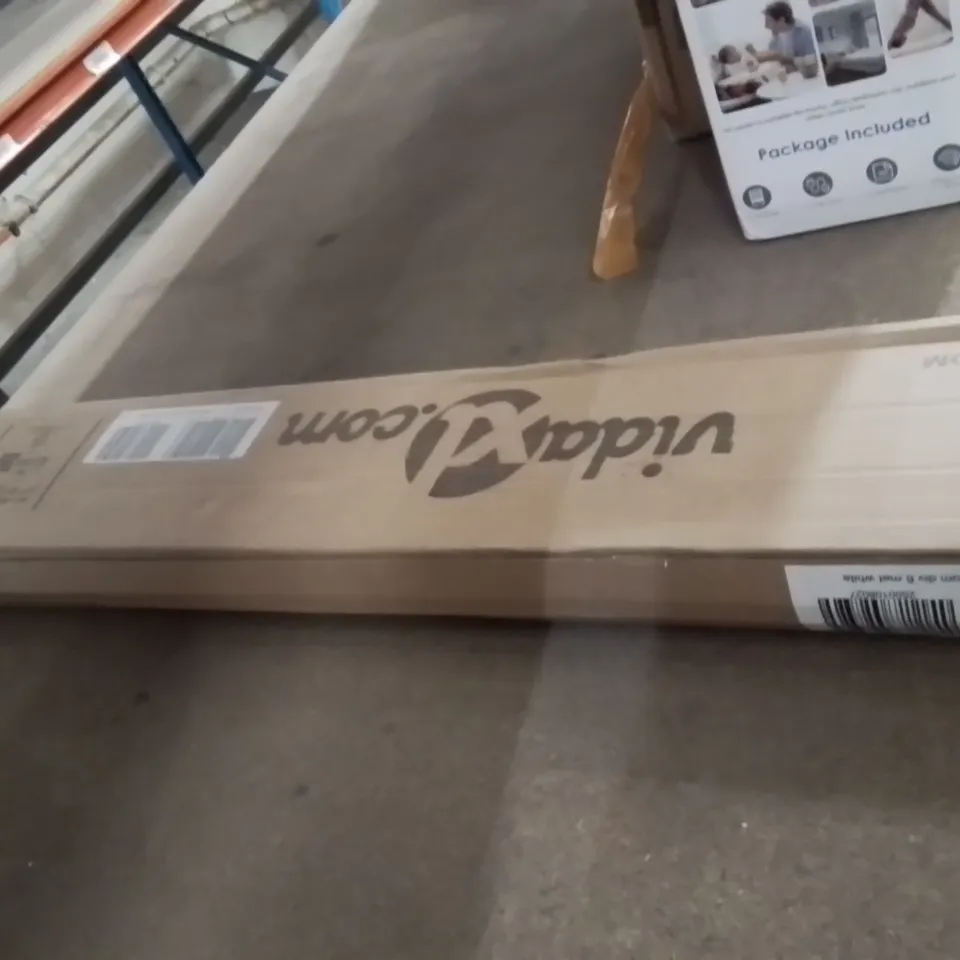 BOXED WHITE ROOM DIVIDER